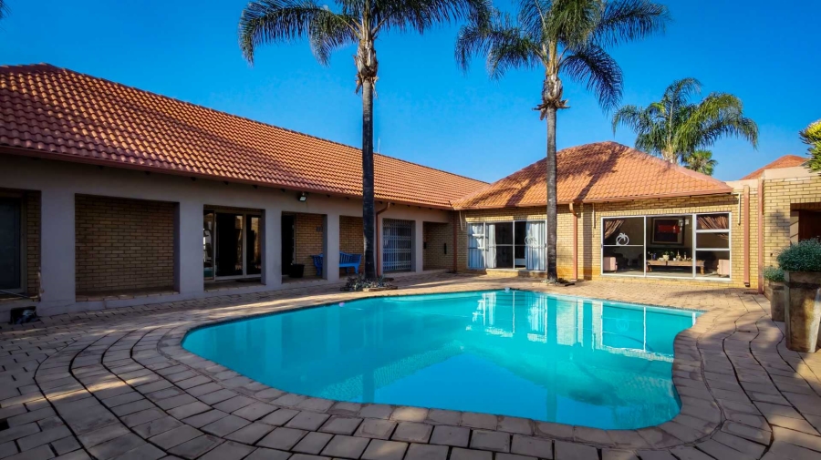 4 Bedroom Property for Sale in Melodie North West